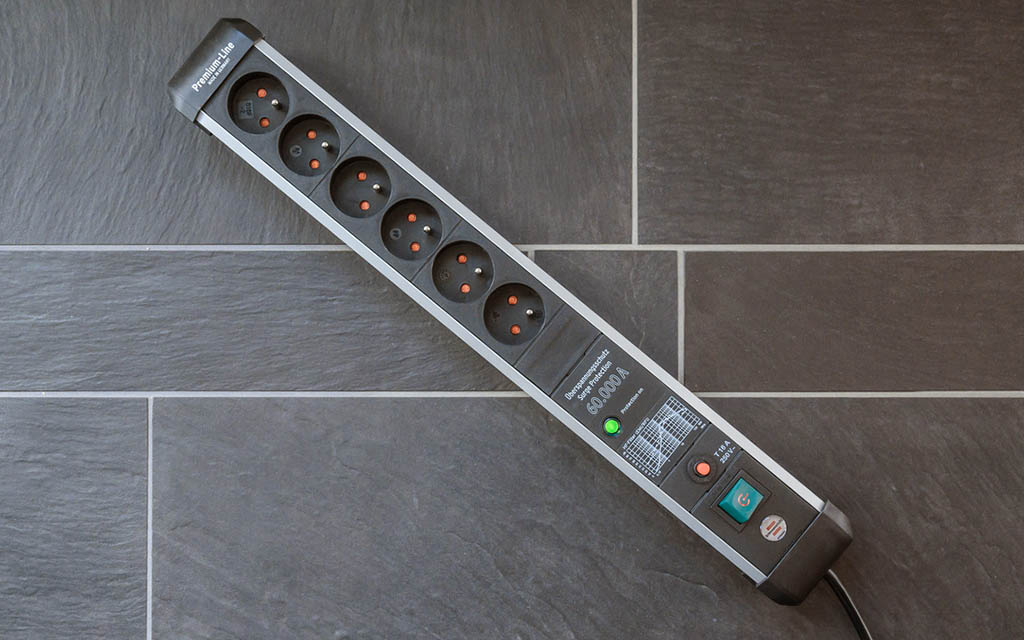 Listwa zasilająca Premium-Protect-Line z ochroną przepięciową